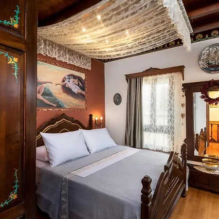 Villa Mythic *