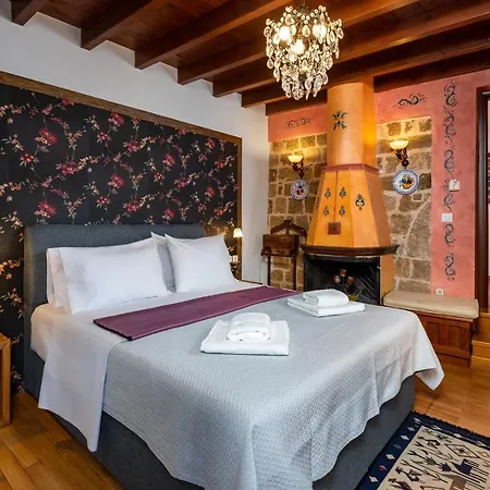 Villa Mythic *